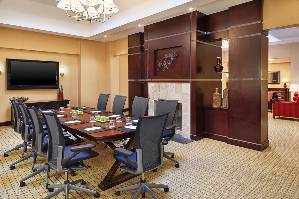 Sheraton Roanoke Hotel and Conference Center - photo 15