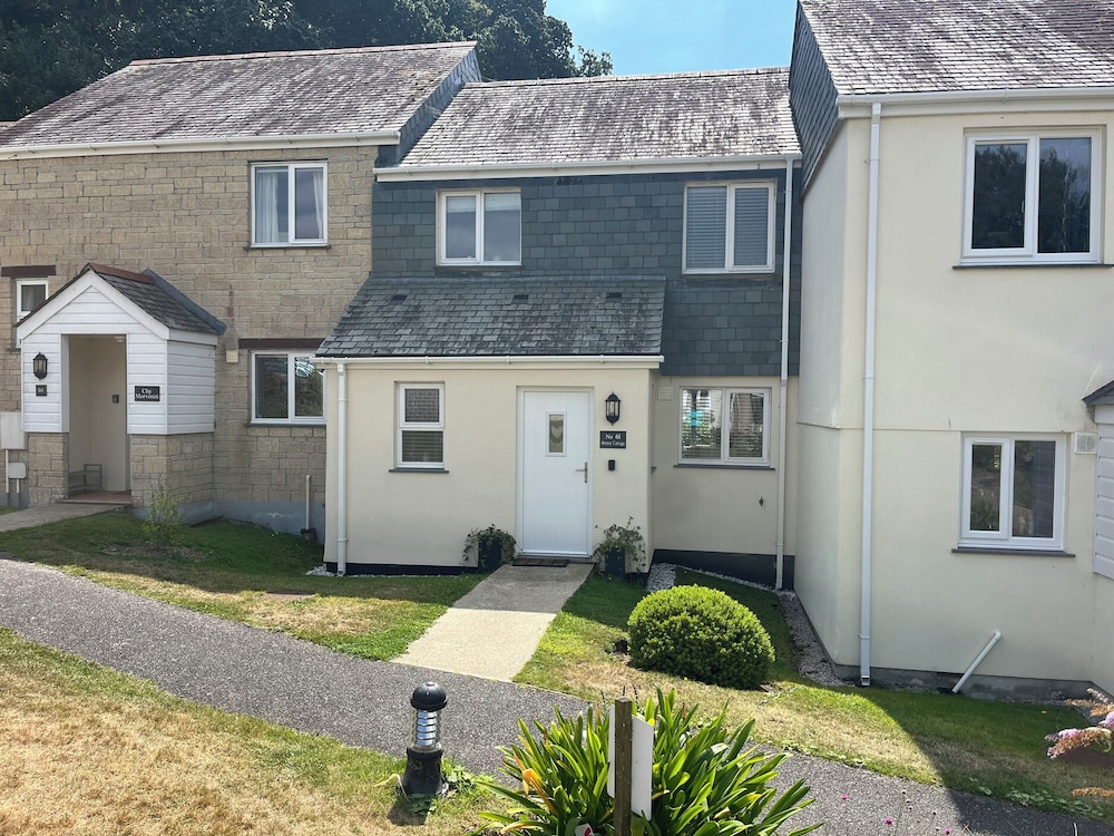 Breeze Cottage — 4-Star Luxury Hotel in Falmouth, United Kingdom