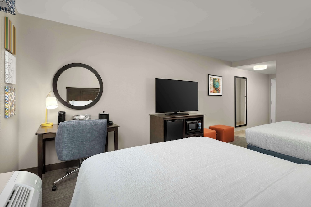 Hampton Inn Augusta - photo 14