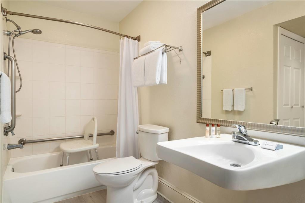 Hawthorn Suites by Wyndham Tinton Falls - photo 18