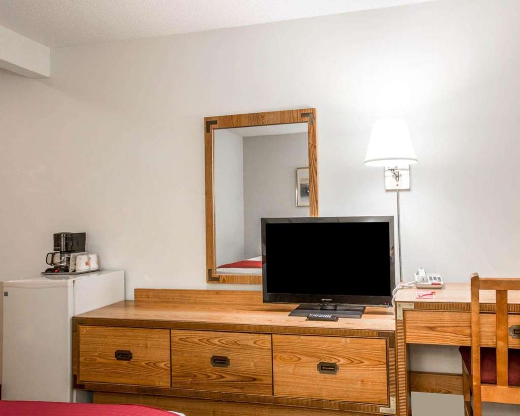 Rodeway Inn Lake Placid South - photo 8