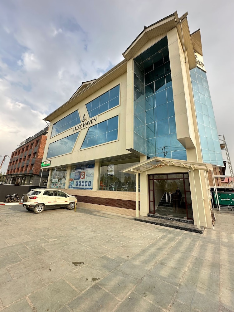 Luxe Haven Residency - last minute hotel in Srinagar