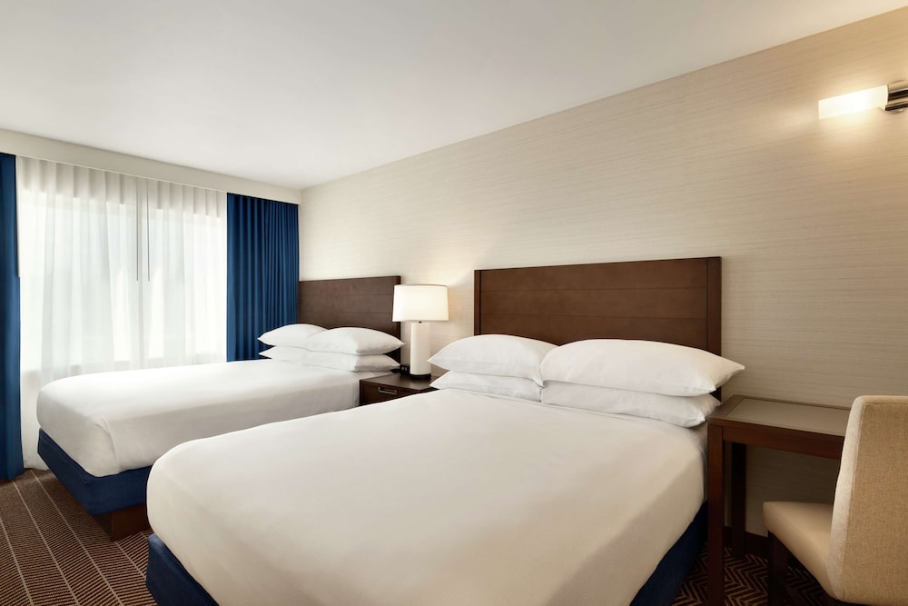 Embassy Suites Boston Logan Airport - photo 11