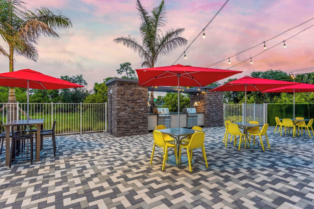 Home2 Suites by Hilton Vero Beach I 95 - photo 36