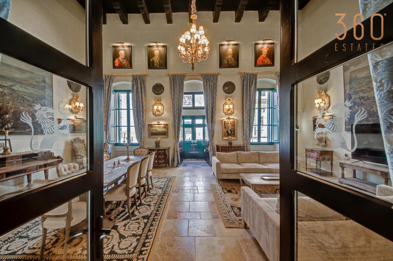 A luxurious Palazzo in Valetta with private Pool by 360 Estates in Valletta, Malta