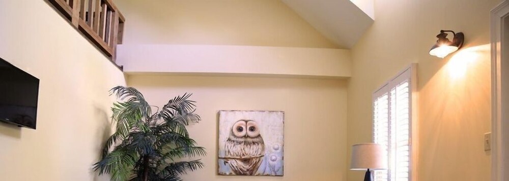 Harbour Square Suites in Sandusky, United States