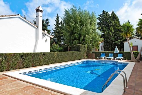 Villa Mendoza — 4-Star Luxury Hotel in Conil De La Frontera, Spain