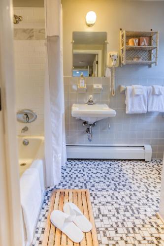 Berkshire Valley Inn - photo 7