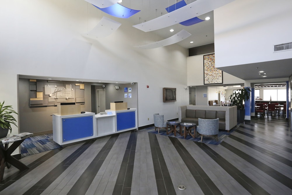 Holiday Inn Express Hotel & Suites Blythewood by IHG - photo 37