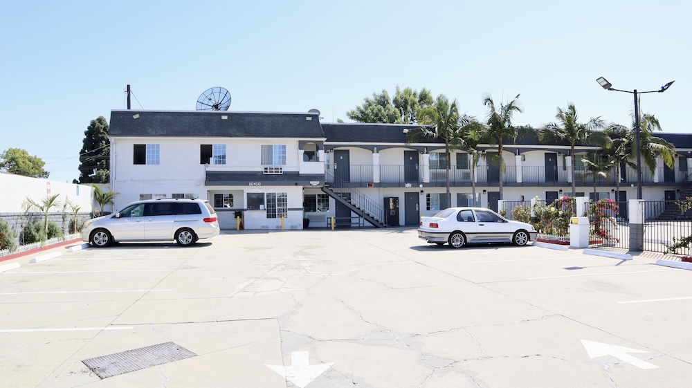 Value Inn Bellflower - photo 19