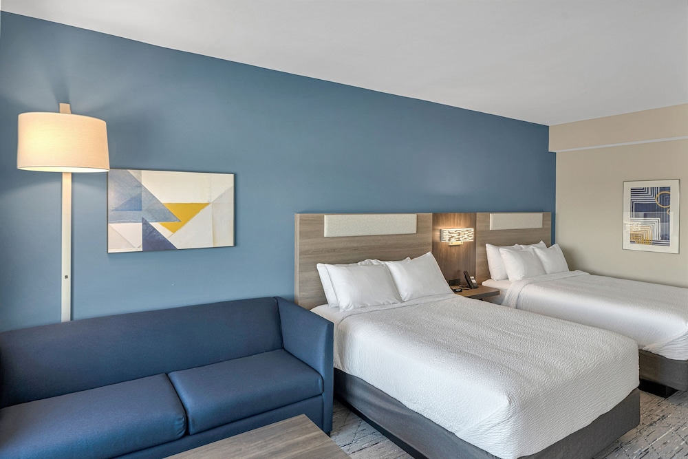 Holiday Inn Express & Suites Fort Walton Beach Eglin Area by IHG - photo 17