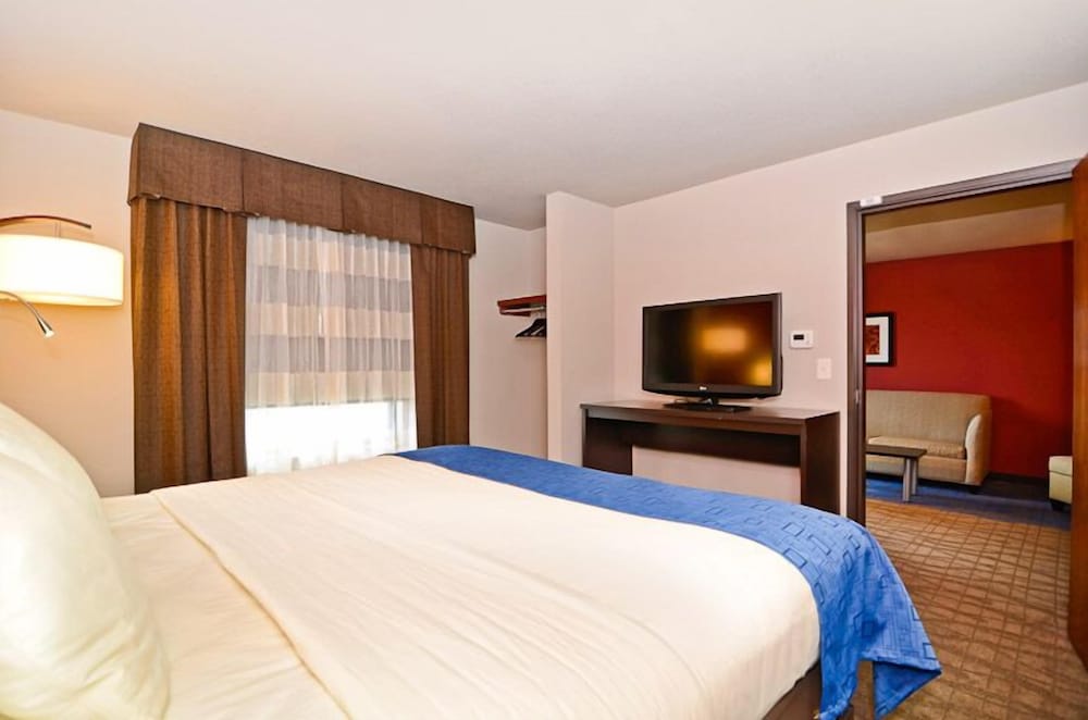 Astoria Hotel and Event Center - photo 9