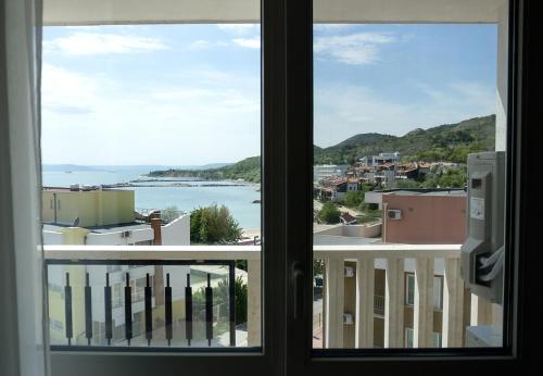 White Lagoon Luxurious 1BD Flat near Kavarna by Flat Mаnager — 4-Star Luxury Hotel in Kavarna, Bulgaria