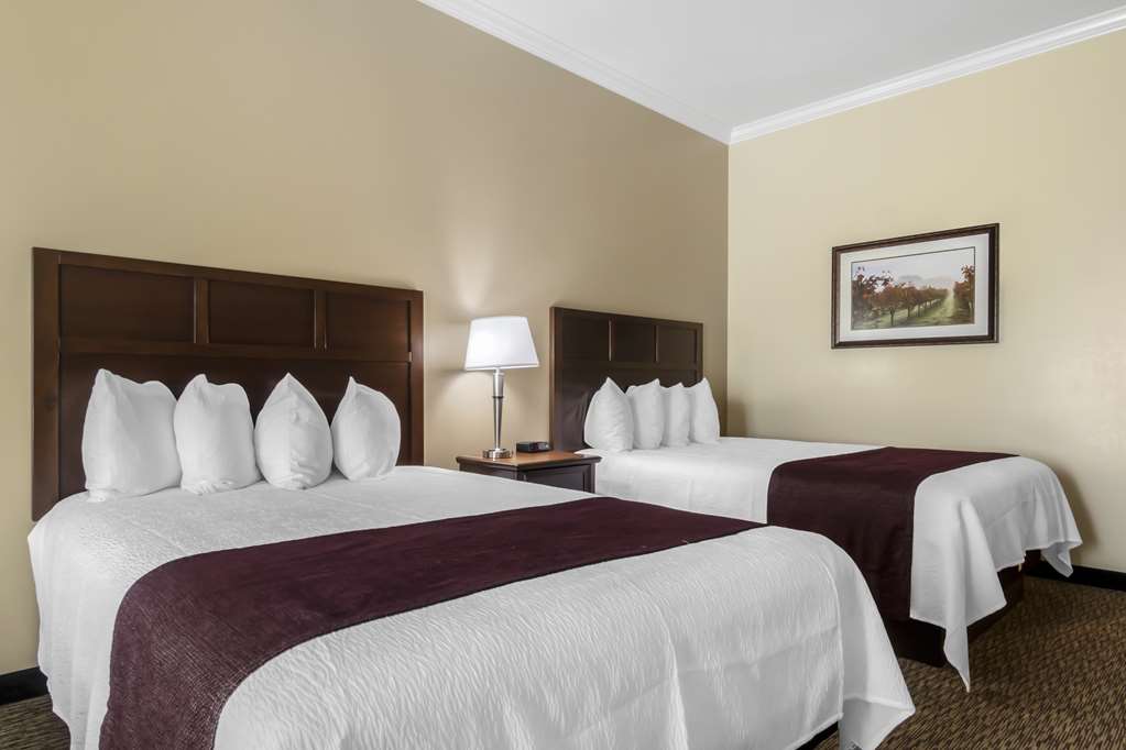 Best Western Plus Grapevine Inn - photo 33