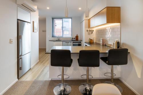 Central 2BR Townhouse with Free Carpark — 4-Star Luxury Hotel in Christchurch, New Zealand