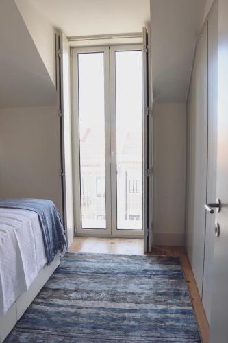 Central Lisbon Balcony Lux Apartment — 4-Star Luxury Hotel in Lisbon, Portugal
