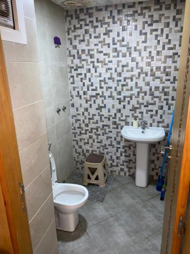 Apparemment in Kenitra, Morocco