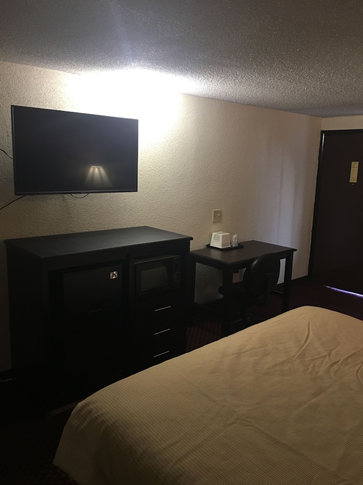 Super 9 Motel - photo 14