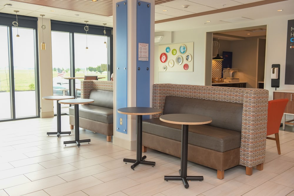 Holiday Inn Express & Suites Middletown by IHG - photo 36