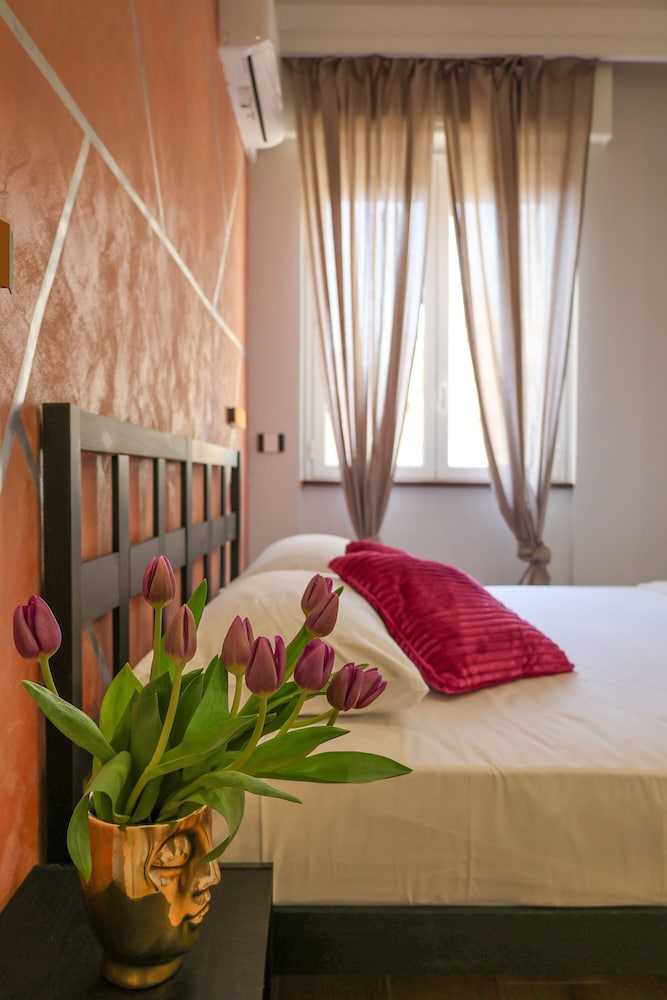 Cuore Napoli Centro in Naples, Italy