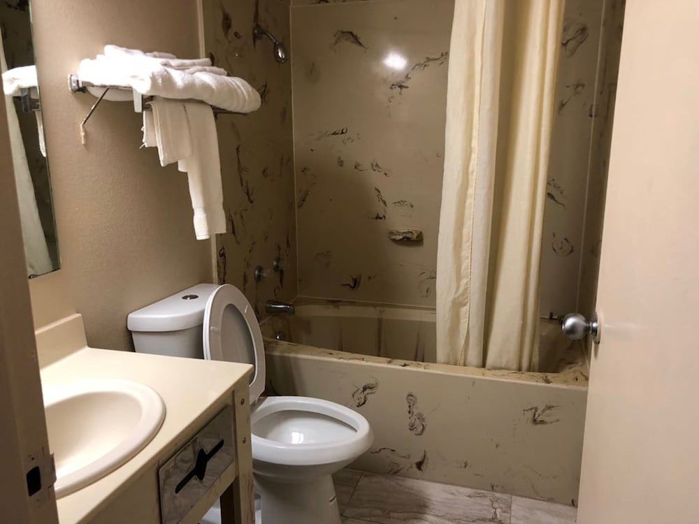 Briarwood Inn - photo 12