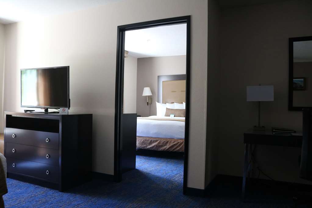 Best Western Plus Portland Airport Hotel & Suites - photo 10