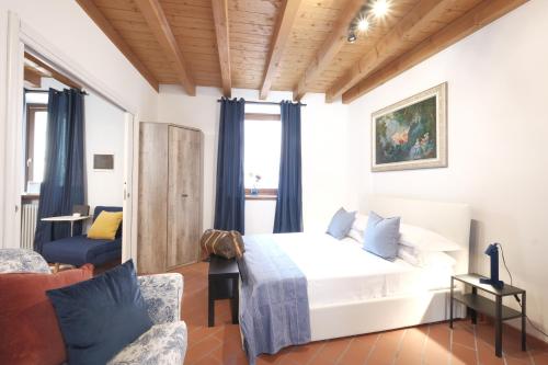 Xenia19 in pieno centro storico — 4-Star Luxury Hotel in Peschiera Del Garda, Italy
