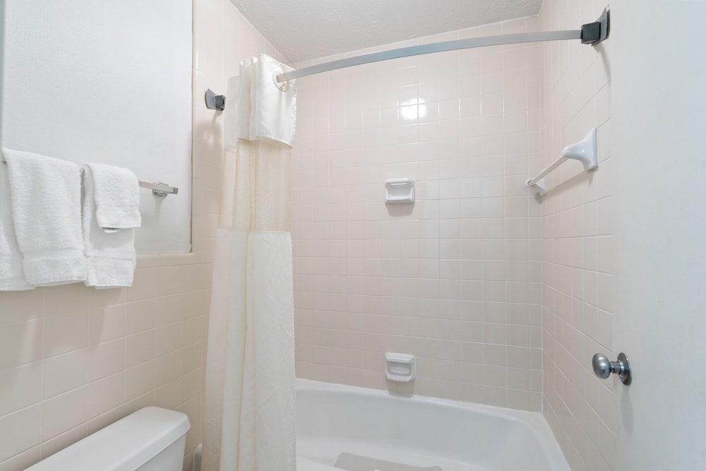Travelodge Inn and Suites by Wyndham Historic Area - photo 18