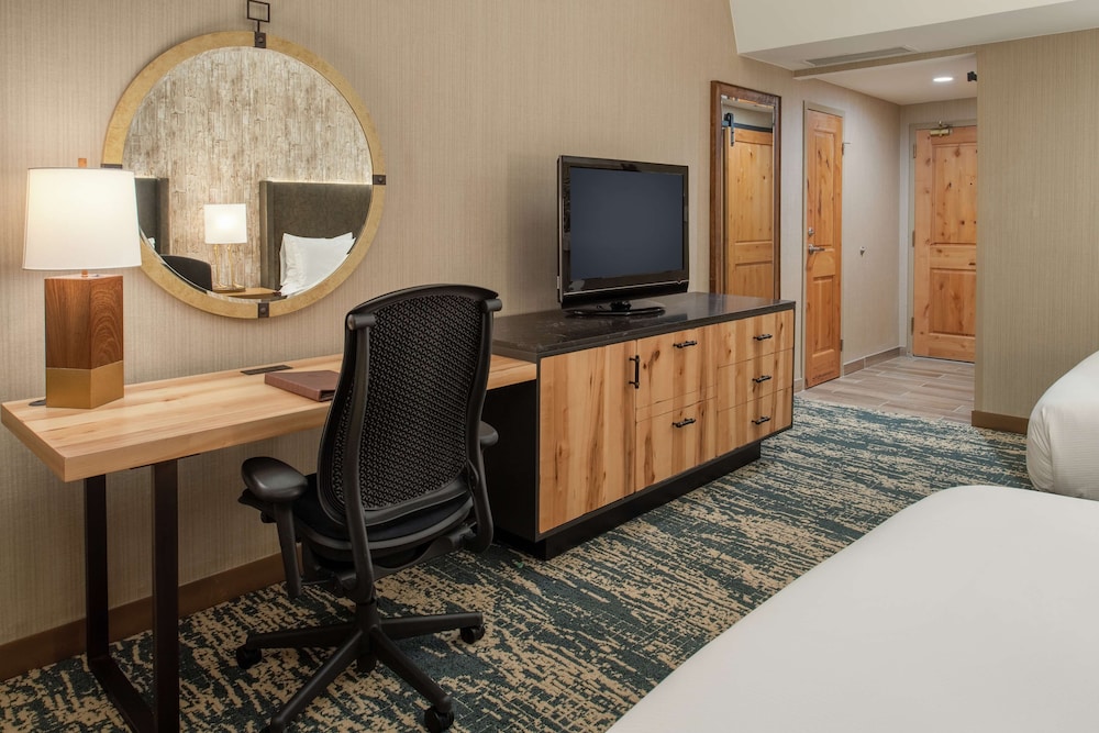 Edgewater Missoula Tapestry Collection by Hilton - photo 10