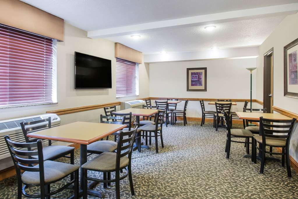 Super 8 by Wyndham Clearfield - photo 22