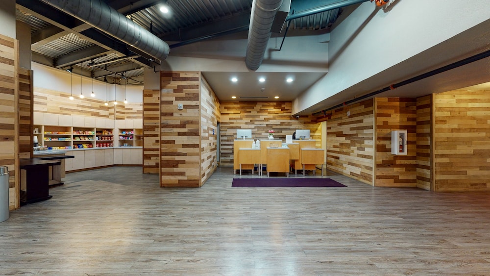 Aggieland Boutique Hotel - photo 4