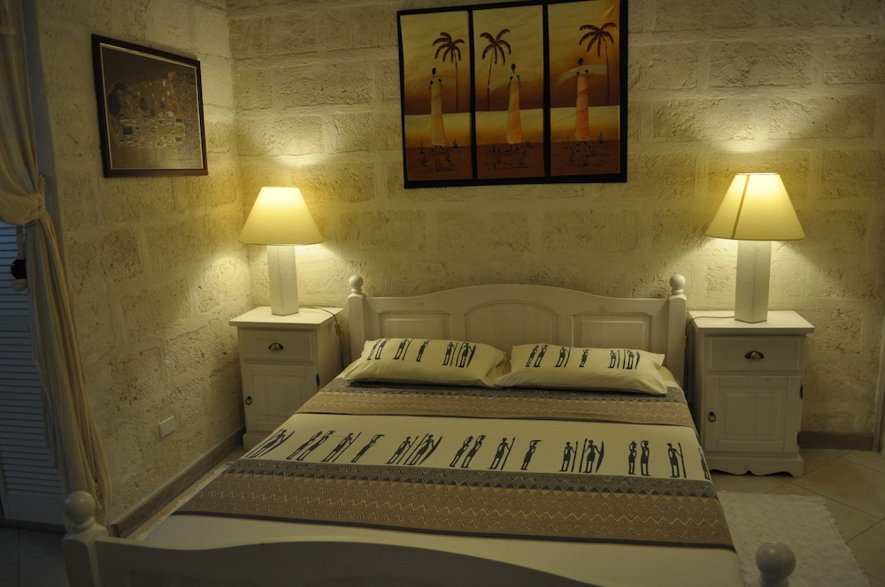 White Coconut Studio — 4-Star Luxury Hotel in Oistins, Barbados
