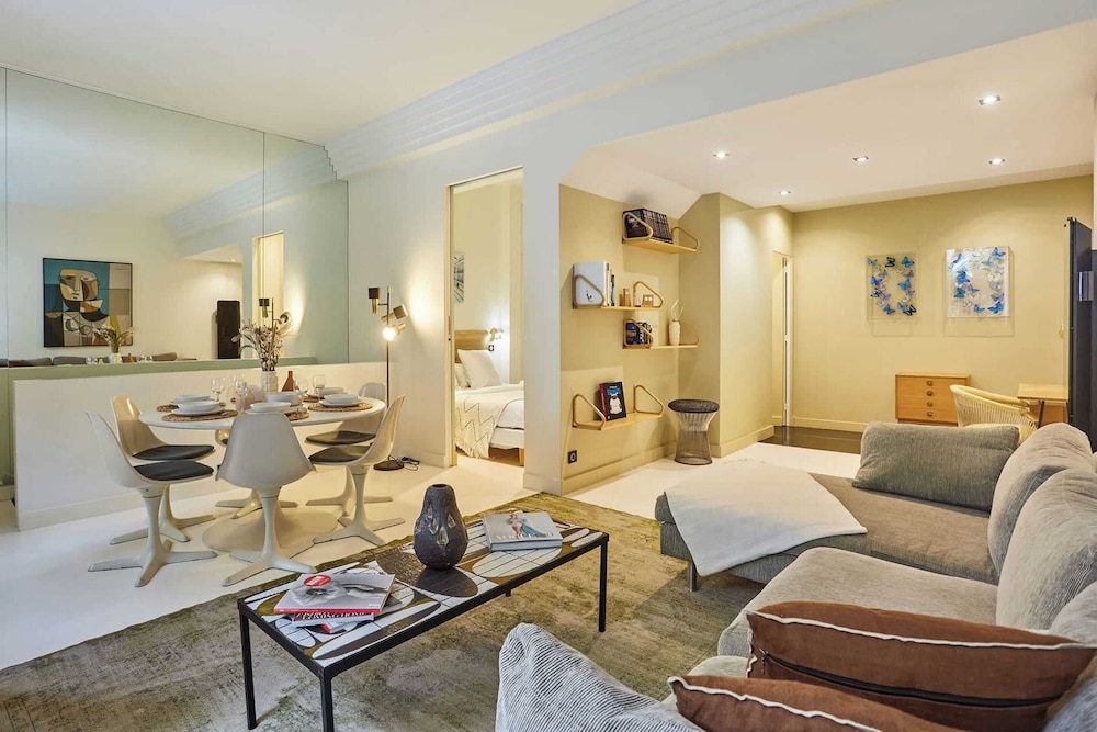Appartement Centre de Paris Le Marais — 4-Star Luxury Hotel in Paris, France