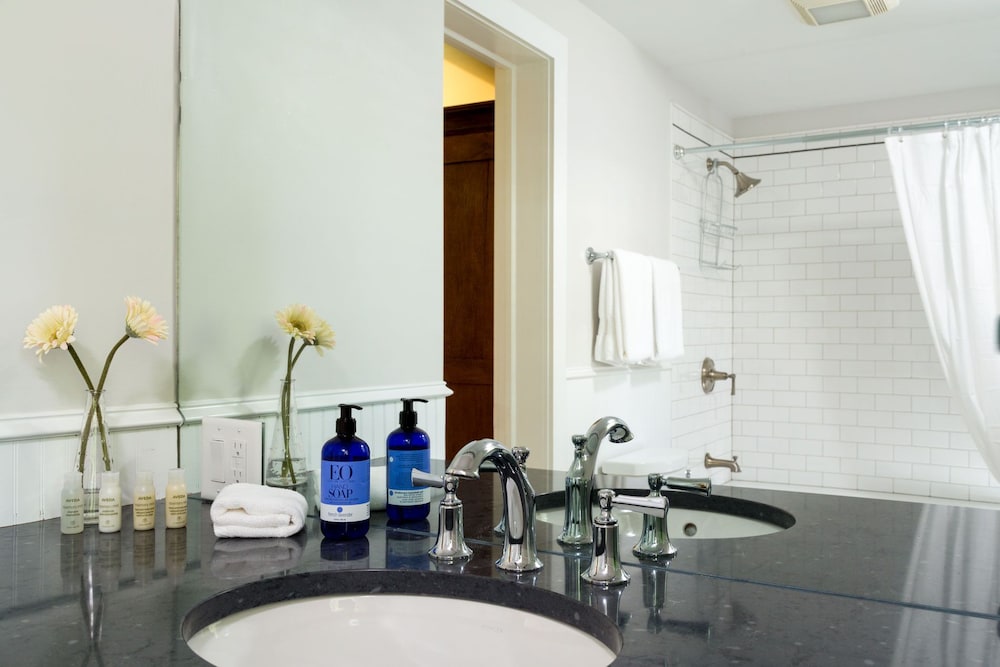 The Woodstock Inn on the Millstream - photo 47