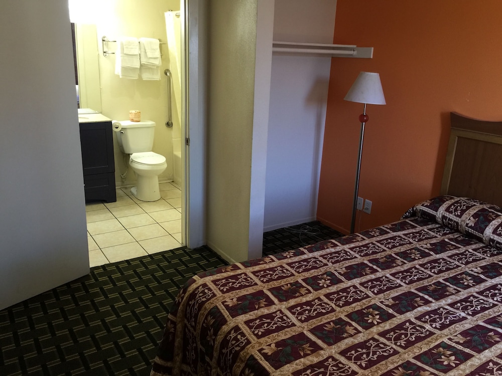 Anaheim National Inn - photo 2