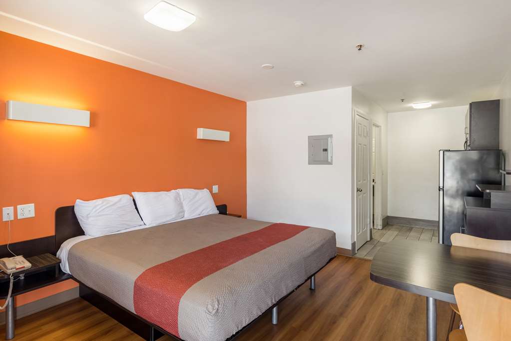Motel 6 Greenville SC - photo 11
