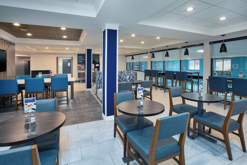 Holiday Inn Express Sault Ste. Marie by IHG - photo 45