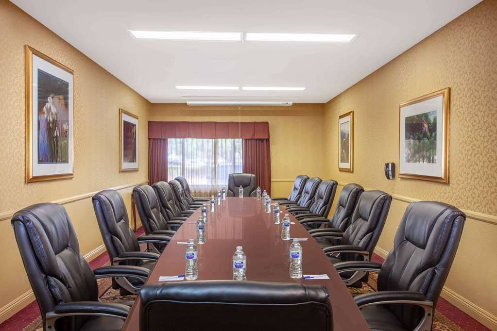 Azure Hotel & Suites Trademark Collection by Wyndham - photo 27