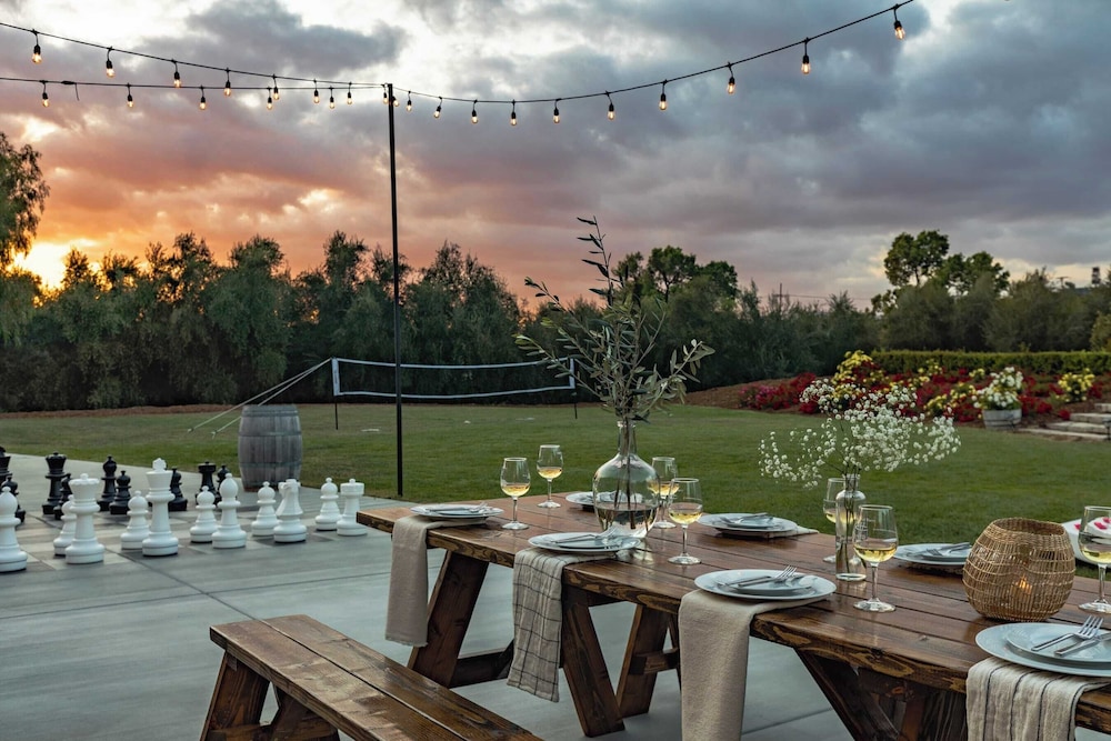 Sleeps 20 Vineyard Estate w Resort Pool Spa Game Room Wilson Creek Manor by AvantStay - photo 43
