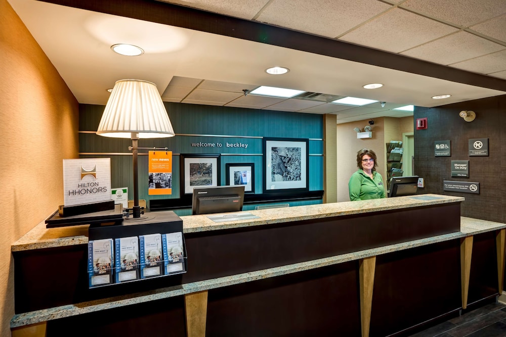 Hampton Inn Fairmont - photo 4
