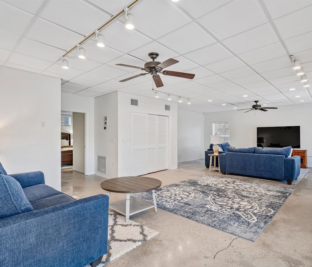 Siesta Key Marvel Pool SPA Deeded Beach Access - photo 96