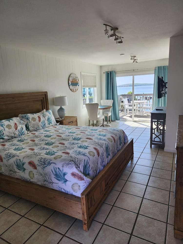 Bodega Harbor Inn - photo 11