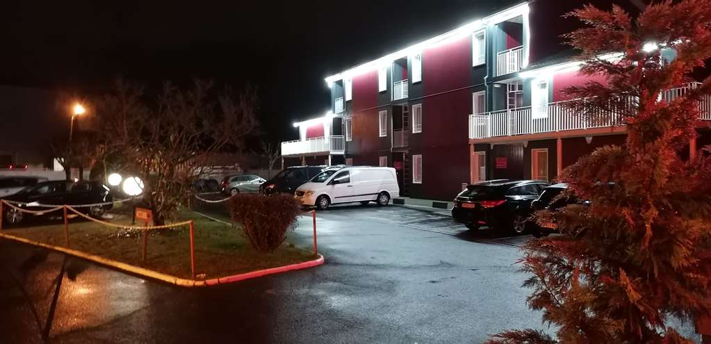 Brit Hotel Essentiel Albi Parc Des Expos — Le Sequestre