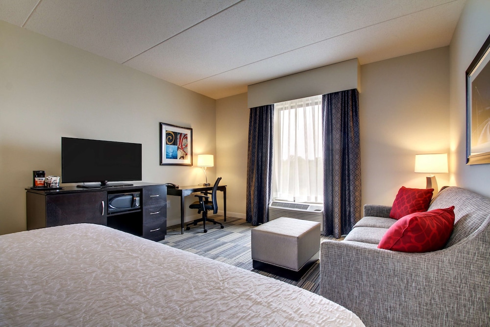 Hampton Inn & Suites Greenville Airport SC - photo 20