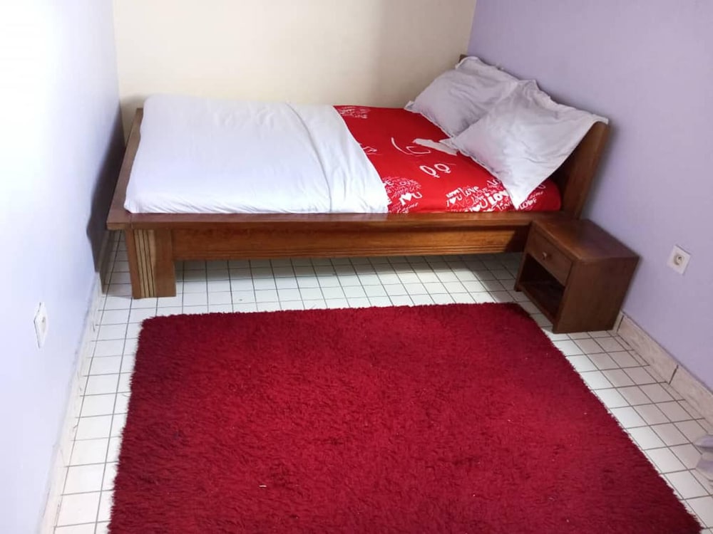 Beautiful Appartement 2 Beds 2 Toilets kitchen — Bonaberi — photo 2