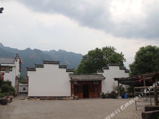 Happy Manor Hotel in Qingyang, People's Republic of China