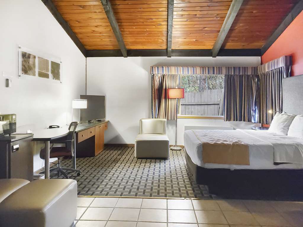 Americas Best Value Inn Hinckley - photo 14