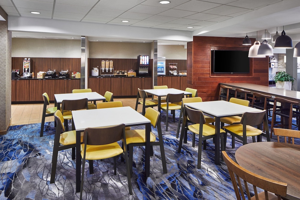 Fairfield Inn and Suites Gainesville - photo 20