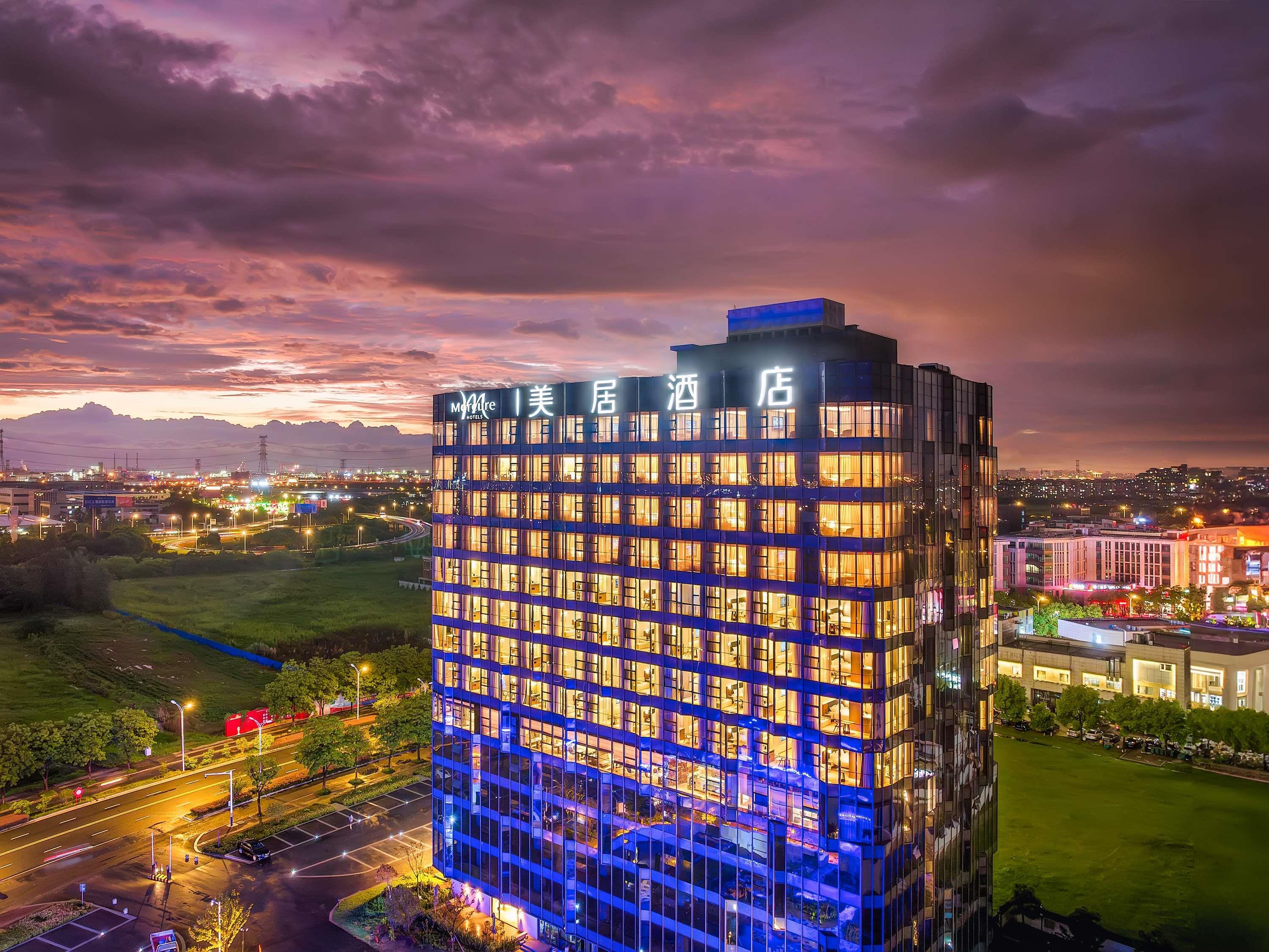 Mercure Nantong Suxitong Riverside — 4-Star Luxury Hotel in Nantong, People's Republic of China