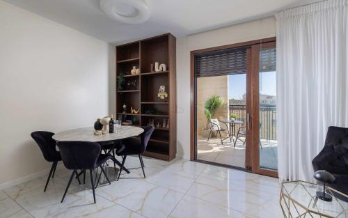 2 BR Apartment in Jerusalem Estates with Mamad — 4-Star Luxury Hotel in Jerusalem, Israel